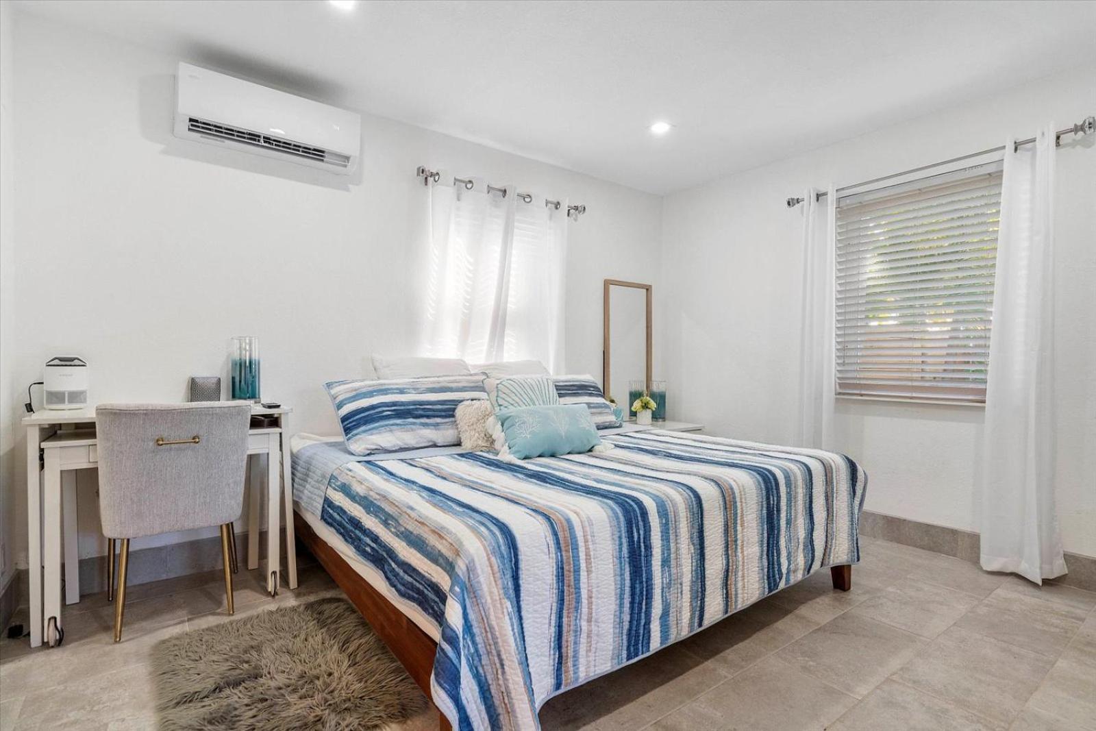 Private Fort Lauderdale Cottage Bagian luar foto